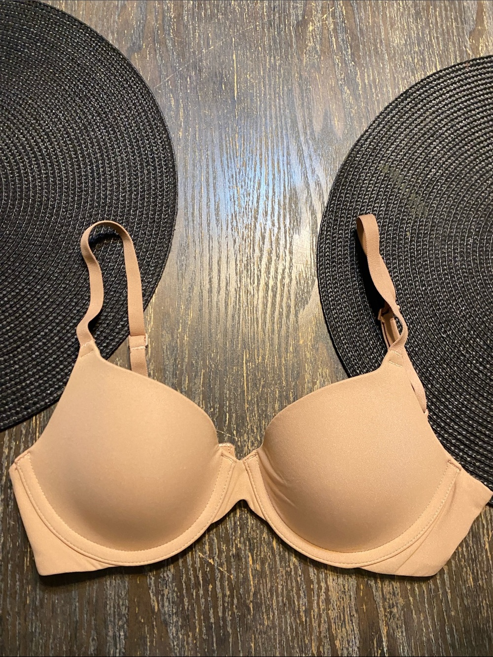 SKIMS Fits everybody T shirt Bra - sienna 32B NWOT